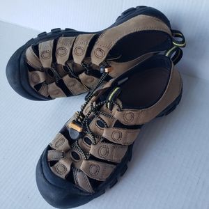 KEEN women's hiking trail waterproof sandals good condition size 7
